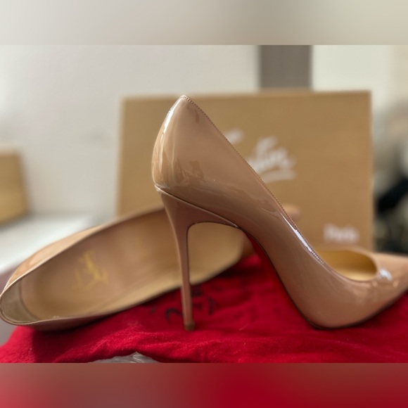 Nude Christian Louboutin size 37.5 US 7 - Picture 1 of 6